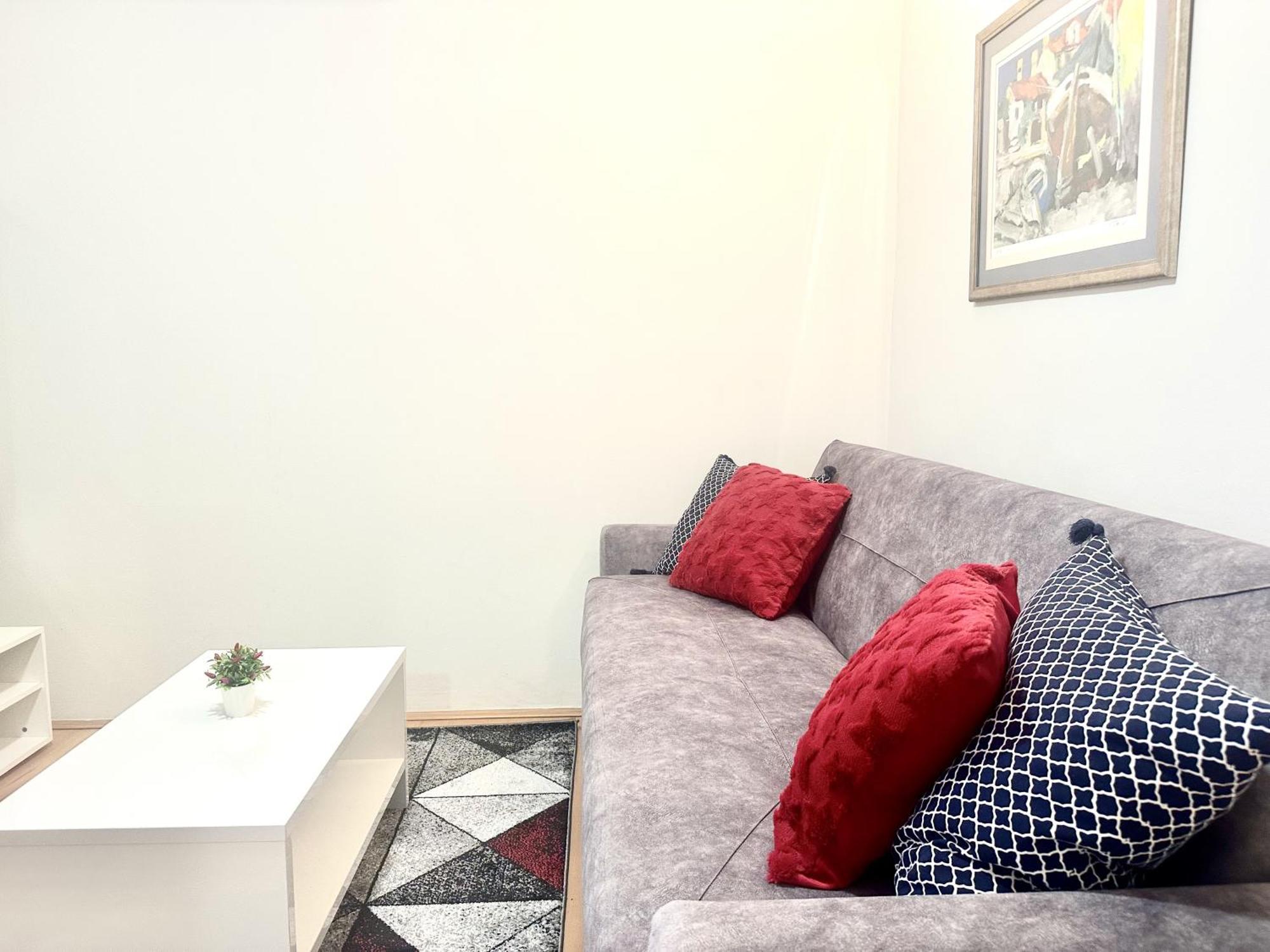 Apartments Dujmic - 50M From The Sea With Private Parking Ичичи Экстерьер фото