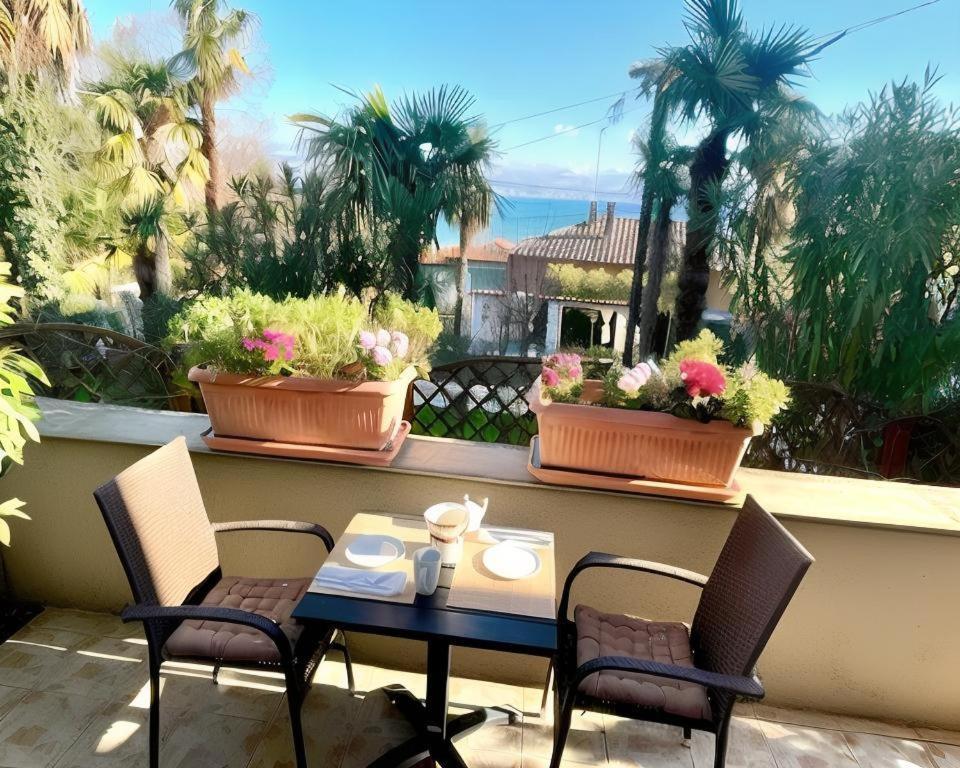 Apartments Dujmic - 50M From The Sea With Private Parking Ичичи Экстерьер фото