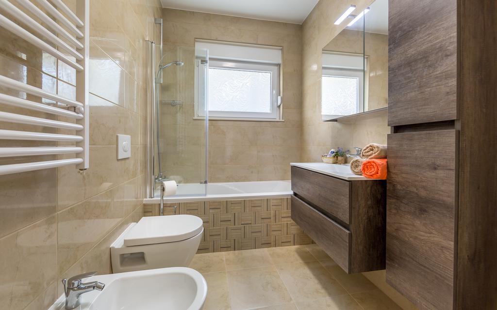 Apartments Dujmic - 50M From The Sea With Private Parking Ичичи Экстерьер фото